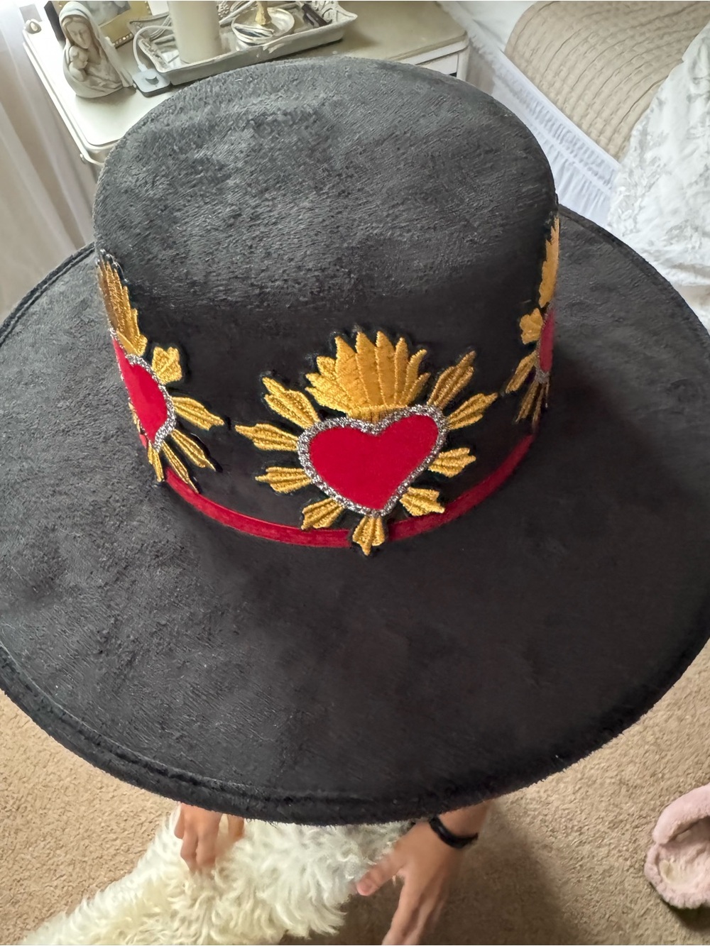 Black Wide-Brim Embroidered Heart Felt Hat